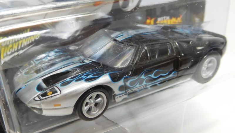 画像: 2017 JOHNNY LIGHTNING - STREET FREAKS S1 【2005 FORD GT】 SILVER-BLACK (BLACK WITH FLAMES)