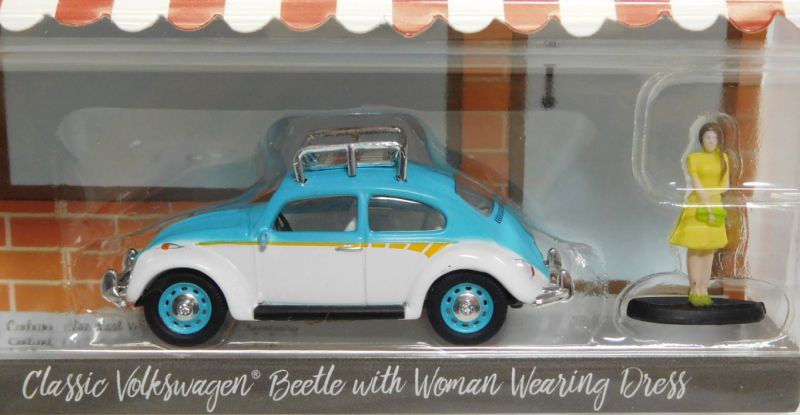 画像: 2017 GREENLIGHT THE HOBBY SHOP S1 【CLASSIC VOLKSWAGEN BEETLE WITH WOMAN WEARING DRESS】 LT.BLUE-WHITE/RR