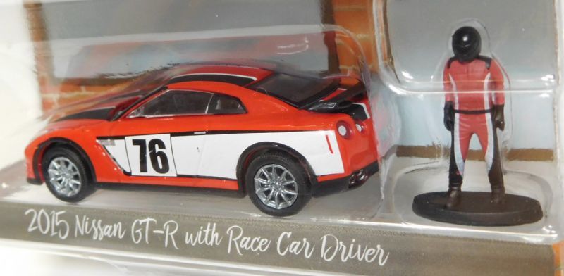 画像: 2017 GREENLIGHT THE HOBBY SHOP S1 【2015 NISSAN GT-R WITH RACE CAR DRIVER】 RED/RR