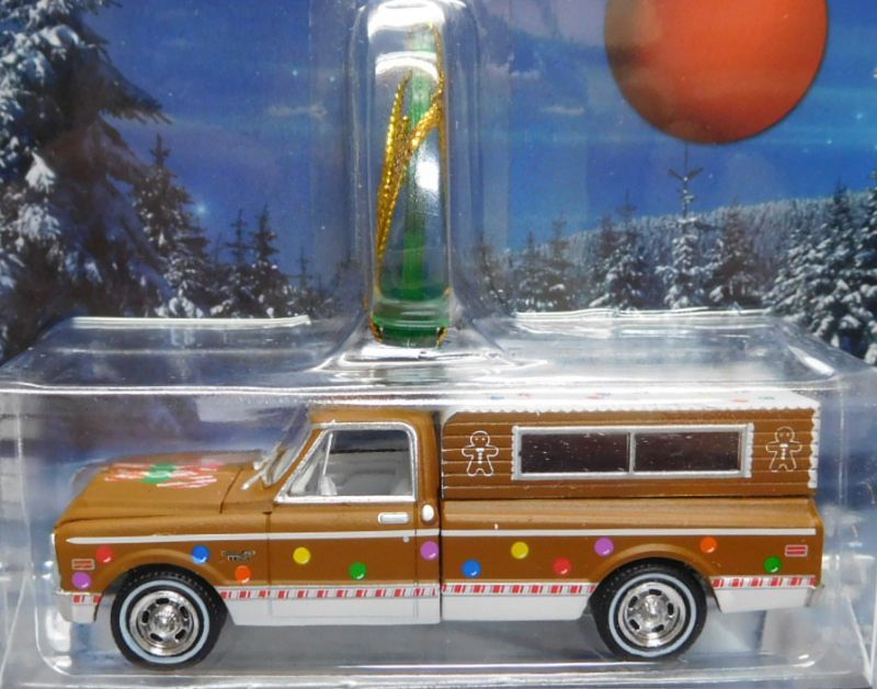 画像: 2017 GREENLIGHT HOLIDAY ORNAMENTS S2 【1972 CHEVROLET C-10 WITH CAMPER SHELL】 CHOCOLATE/RR