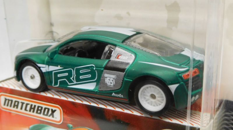 画像: 2018 MATCHBOX GLOBE TRAVELERS 【AUDI R8】 FLAT GREEN/RR