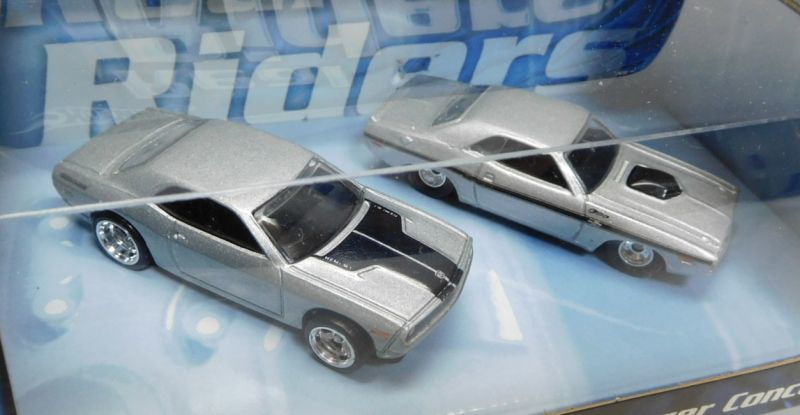 画像: 2007 RLC REAL RIDERS 【'70 DODGE CHALLENGER / '06 DODGE CHALLENGER CONCEPT】　SILVER/RR