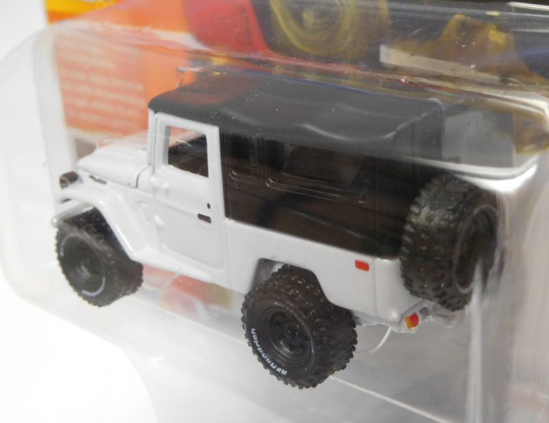 画像: 2017 JOHNNY LIGHTNING - CLASSIC GOLD COLLECTION "MIJO EXCLUSIVE" 【1980 TOYOTA LAND CRUISER】 WHITE-BLACK/RR (WHITE LIGHTNING)