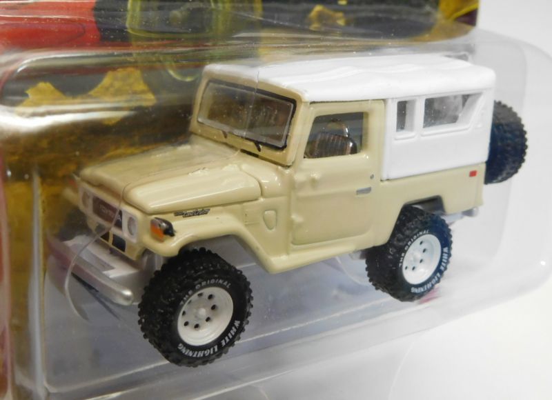 画像: 2017 JOHNNY LIGHTNING - CLASSIC GOLD COLLECTION R4B 【1980 TOYOTA LAND CRUISER】 BEIGE-WHITE/RR(WHITE LIGHTNING)