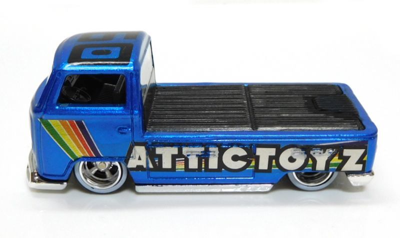 画像: KAZY KUSTOMS 【"attictoyz" VOLKSWAGEN T2 PICKUP (カスタム完成品）】 BLUE/RR （送料サービス適用外） 