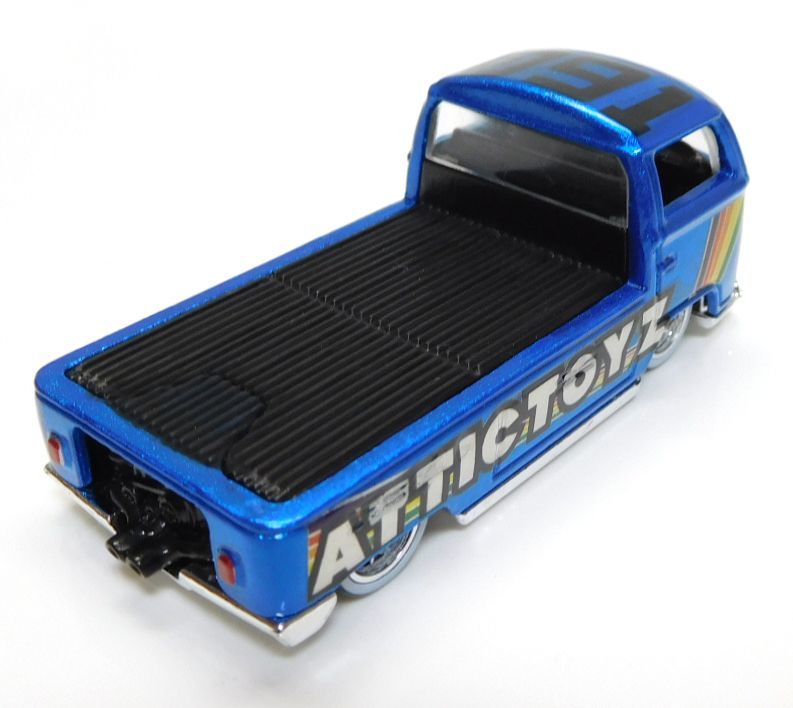 画像: KAZY KUSTOMS 【"attictoyz" VOLKSWAGEN T2 PICKUP (カスタム完成品）】 BLUE/RR （送料サービス適用外） 