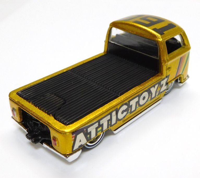 画像: KAZY KUSTOMS 【"attictoyz" VOLKSWAGEN T2 PICKUP (カスタム完成品）】 GOLD/RR （送料サービス適用外） 