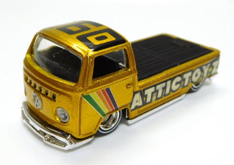 画像: KAZY KUSTOMS 【"attictoyz" VOLKSWAGEN T2 PICKUP (カスタム完成品）】 GOLD/RR （送料サービス適用外） 