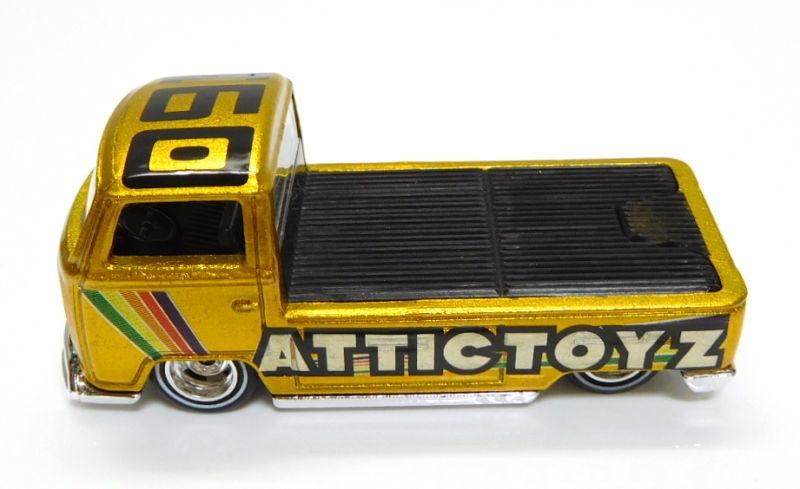 画像: KAZY KUSTOMS 【"attictoyz" VOLKSWAGEN T2 PICKUP (カスタム完成品）】 GOLD/RR （送料サービス適用外） 