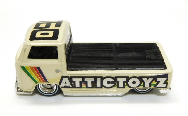 画像: KAZY KUSTOMS 【"attictoyz" VOLKSWAGEN T2 PICKUP (カスタム完成品）】 CREAM/RR （送料サービス適用外） 