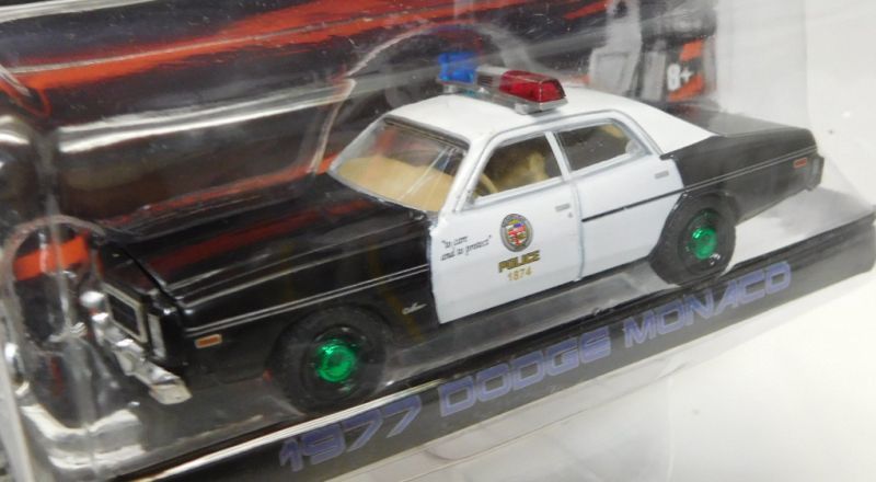 画像: 2018 GREENLIGHT HOLLYWOOD SERIES 19 【1977 DODGE MONACO】 BLACK-WHITE/RR (THE TERMINATOR) (GREEN MACHINE)