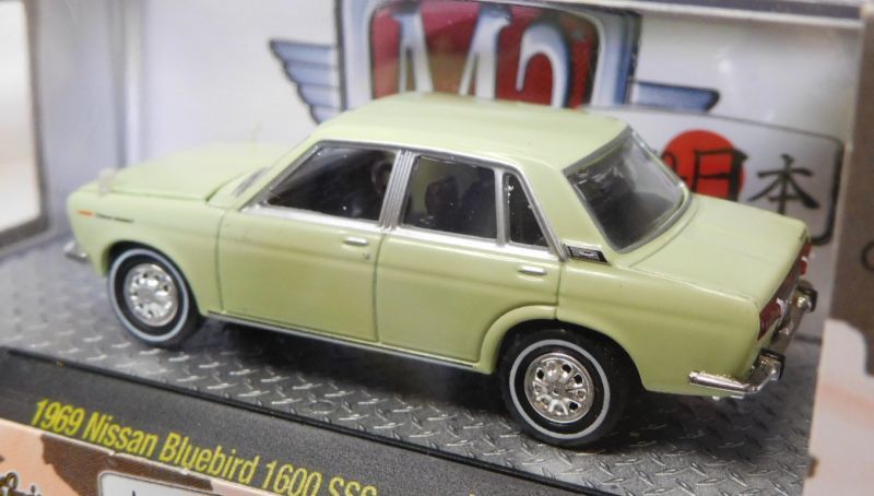 画像: 2017 M2 MACHINES AUTO-JAPAN 【"WALMART EXCLUSIVE" 1969 NISSAN BLUEBIRD 1600 SSS】 WHITEGREEN/RR