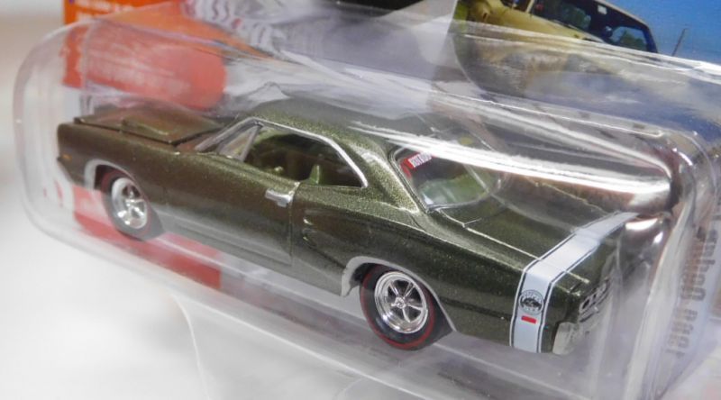 画像: 2017 JOHNNY LIGHTNING - MUSCLE CARS USA R4B 【1969 DODGE CORONET SUPER BEE】 MET.OLIVE/RR