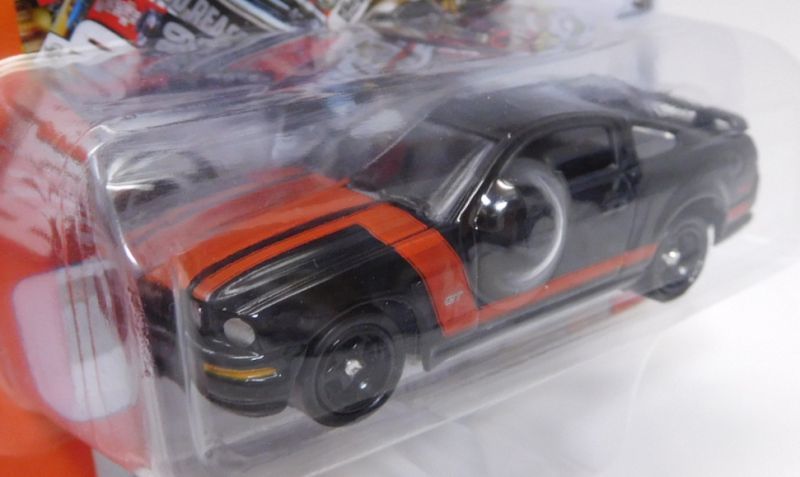 画像: 2017 JOHNNY LIGHTNING - MUSCLE CARS USA R4B 【2005 FORD MUSTANG GT】 BLACK