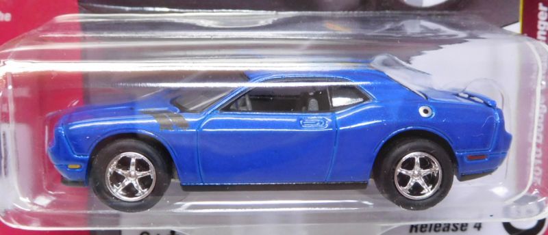 画像: 2017 JOHNNY LIGHTNING - CLASSIC GOLD COLLECTION R4B 【2010 DODGE CHALLENGER R/T】 BLUE/RR