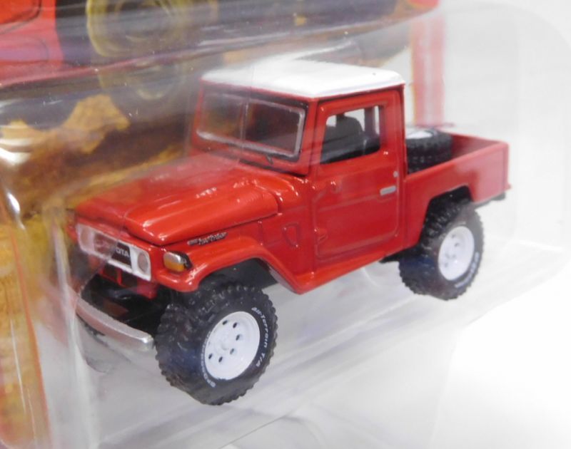 画像: 2017 JOHNNY LIGHTNING - CLASSIC GOLD COLLECTION "MIJO EXCLUSIVE" 【1980 TOYOTA LAND CRUISER "OPEN BACK"】 RED/RR