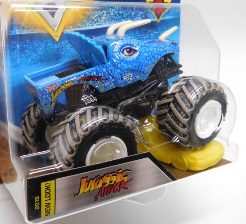 画像: 2018 MONSTER JAM includes RE-CRUSHABLE CAR! 【JURASSIC ATTACK】 LT.BLUE (MUD)