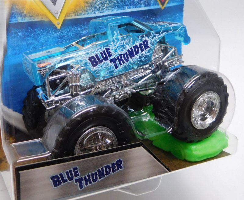 画像: 2018 MONSTER JAM includes RE-CRUSHABLE CAR! 【BLUE THUNDER】 CLEAR BLUE (X-RAY BODY)
