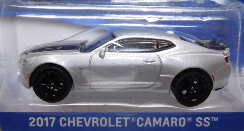 画像: 2018 GREENLIGHT GENERAL MOTORS COLLECTION S2 【2017 CHEVROLET CAMARO SS】 SILVER/RR 