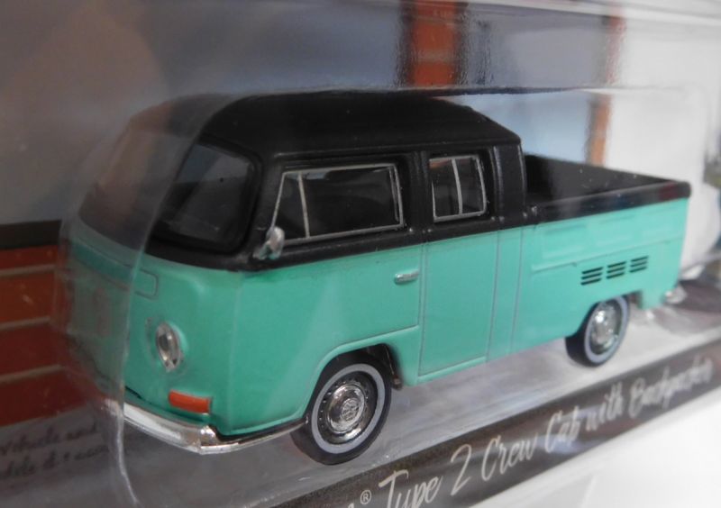 画像: 2018 GREENLIGHT THE HOBBY SHOP S2 【VOLKSWAGEN TYPE 2 CREW CAB WITH BACKPACKER】 BLACK-TURQUOISE/RR