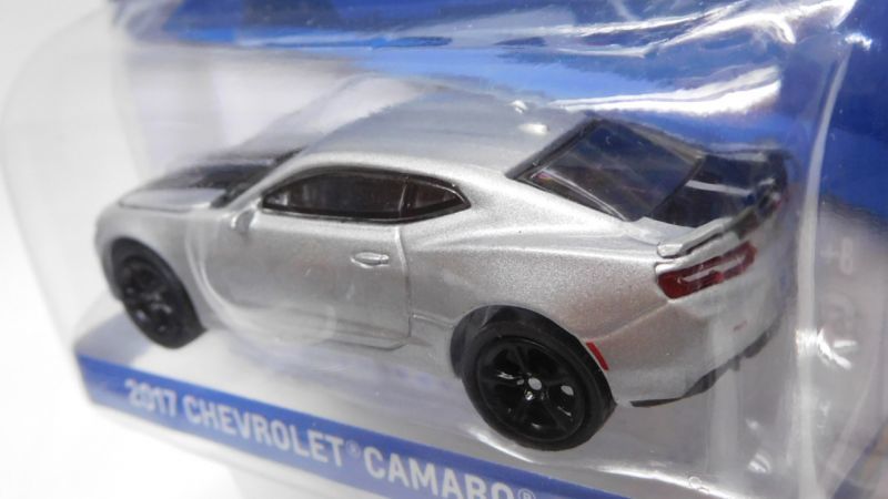 画像: 2018 GREENLIGHT GENERAL MOTORS COLLECTION S2 【2017 CHEVROLET CAMARO SS】 SILVER/RR 