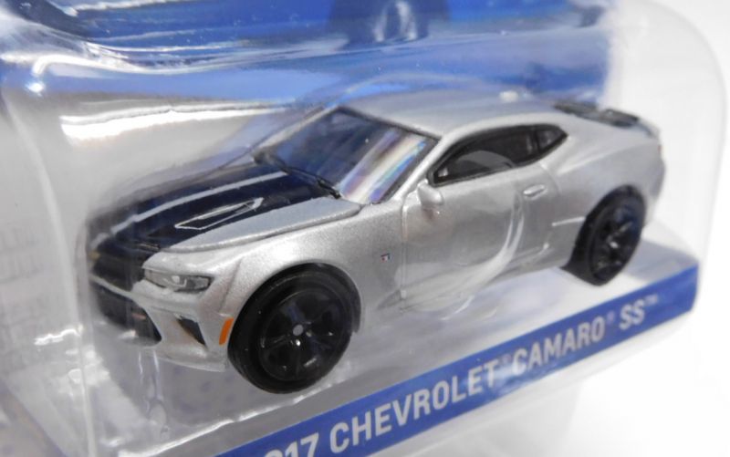 画像: 2018 GREENLIGHT GENERAL MOTORS COLLECTION S2 【2017 CHEVROLET CAMARO SS】 SILVER/RR 