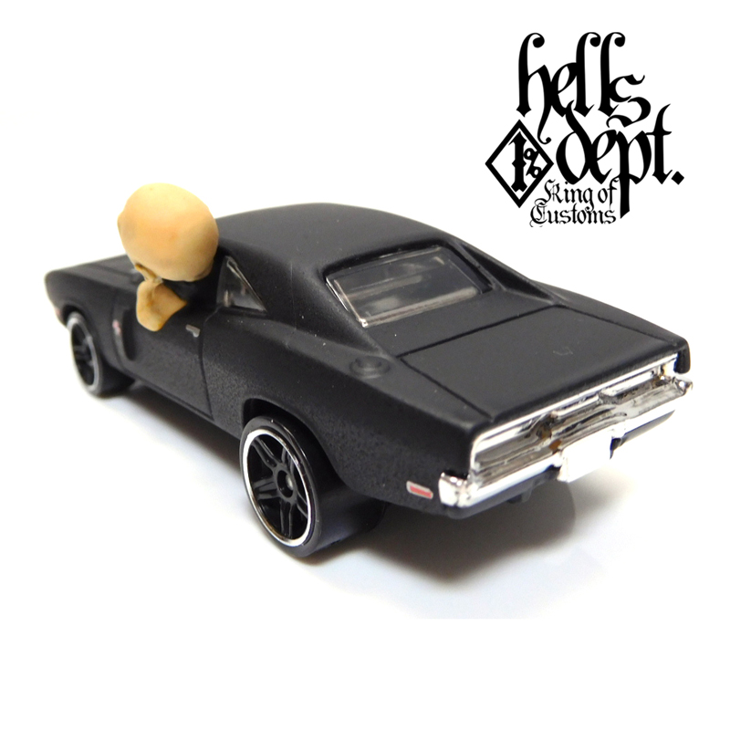 画像: HELLS DEPT 2018 【ドムくん with '70 DODGE CHARGER R/T (ハンドペイント)】 レジン製 （送料サービス適用外）