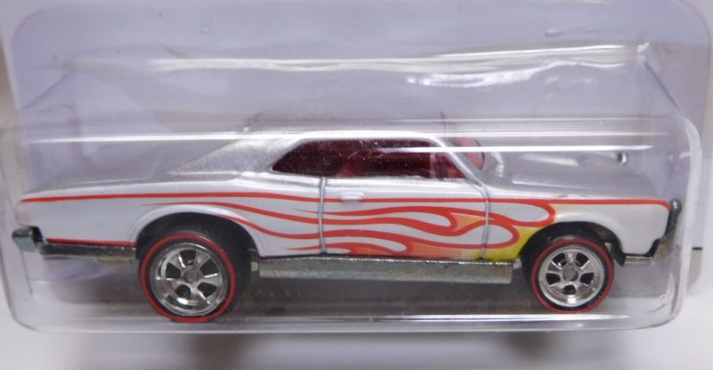 画像: 2009 LARRY'S GARAGE HOLIDAY MIX 【'67 PONTIAC GTO】　WHITE-SILVER/RR