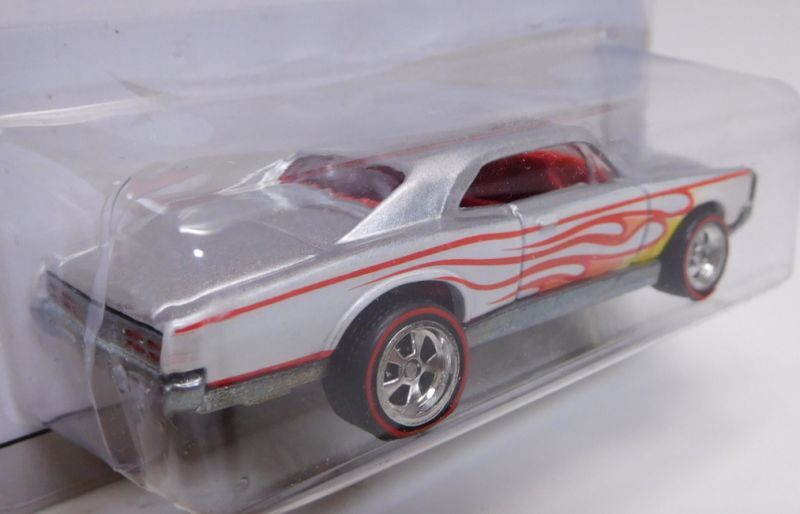 画像: 2009 LARRY'S GARAGE HOLIDAY MIX 【'67 PONTIAC GTO】　WHITE-SILVER/RR