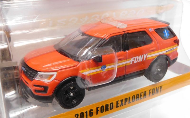 画像: 2018 GREENLIGHT HOBBY EXCLUSIVE 【"FDNY" 2016 FORD EXPLORER FDNY (included DECAL SHEET!)】 RED/RR