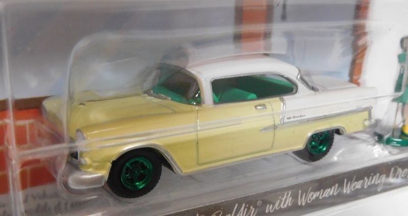 画像: 2018 GREENLIGHT THE HOBBY SHOP 3 【1955 CHEVROLET BEL AIR WITH WOMAN WEARING DRESS】 LT.YELLOW/RR (GREEN MACHINE)