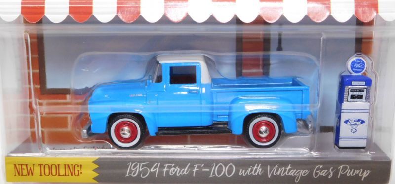 画像: 2018 GREENLIGHT THE HOBBY SHOP 3 【1954 FORD F-100 WITH VINTAGE GAS PUMP】 LT.BLUE/RR