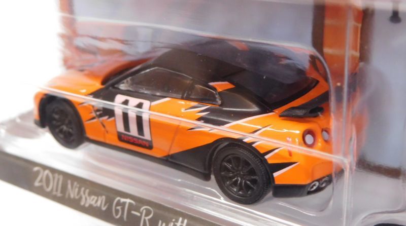 画像: 2018 GREENLIGHT THE HOBBY SHOP 3 【2011 NISSAN GT-R WITH RACE CAR DRIVER】 ORANGE/RR