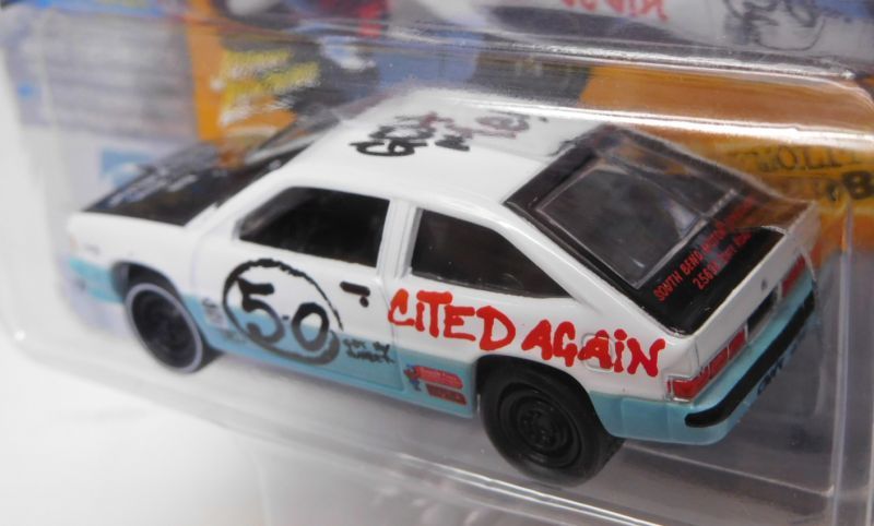 画像: 2017 JOHNNY LIGHTNING - STREET FREAKS S4 【1981 CHEVY CITATION】 WHITE/RR (DEMOLITION DERBY)