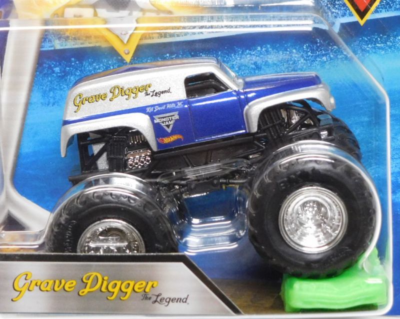 画像: 2018 MONSTER JAM includes RE-CRUSHABLE CAR! 【GRAVE GIGGER THE LEGEND】 SILVER-BLUE (TOUR FAVORITES)