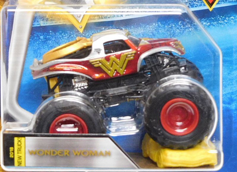 画像: 2018 MONSTER JAM includes RE-CRUSHABLE CAR! 【WONDER WOMAN】 SILVER-RED (EPIC ADDITIONS)(2018 NEW LOOK!)