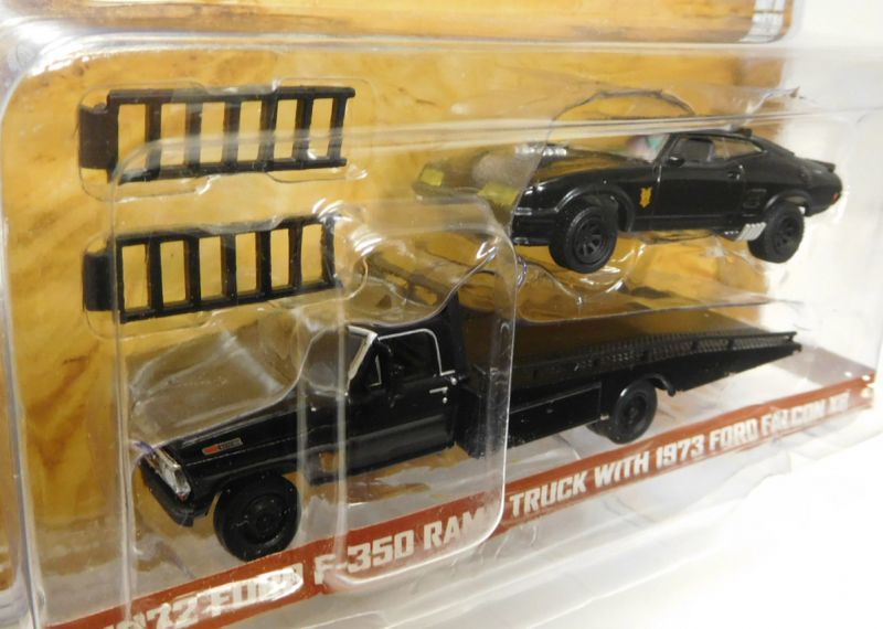 画像: 2018 GREENLIGHT HOBBY EXCLUSIVE "THE LAST OF V8 INTERCEPTORS" 【1972 FORD F-350 RAMP TRUCK WITH 1973 FORD FALCON XB】 BLACK/RR