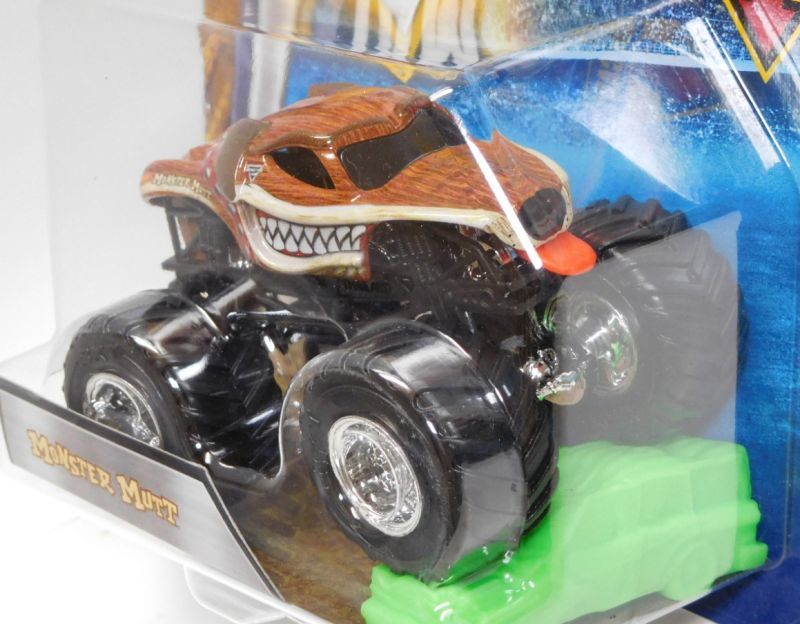 画像: 2018 MONSTER JAM includes RE-CRUSHABLE CAR! 【MONSTER MUTT】 BROWN (MJ DOG POUND)