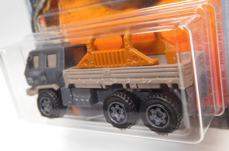 画像: 2018 MATCHBOX "JURASSIC WORLD"  【OFF-ROAD RESCUE RIG】  FLAT DK.GRAY