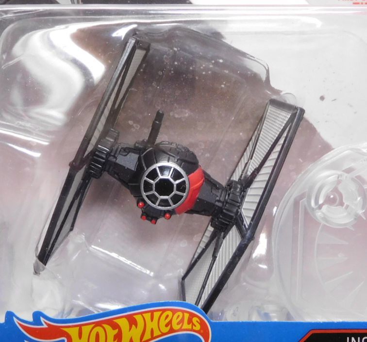 画像: 2018 HW STAR WARS STARSHIP 【FIRST ORDER SPECIAL FORCES TIE FIGHTER】　BLACK-RED (2018 WHITE CARD)