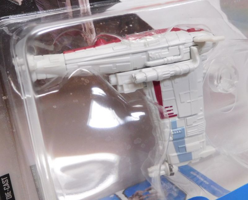 画像: 2018 HW STAR WARS STARSHIP 【RESISTANCE BOMBER】　WHITE-RED (2018 WHITE CARD)