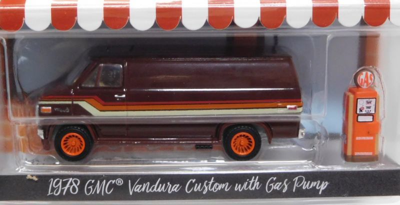 画像: 2018 GREENLIGHT THE HOBBY SHOP S4 【1978 GMC VANDURA CUSTOM with GAS PUMP】 BROWN/RR