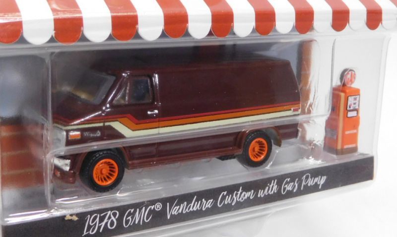 画像: 2018 GREENLIGHT THE HOBBY SHOP S4 【1978 GMC VANDURA CUSTOM with GAS PUMP】 BROWN/RR