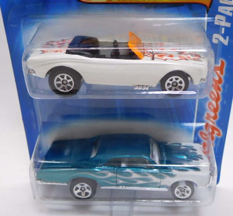 画像: 2007 WALGREENS EXCLUSIVE 2PACK 【1967 CAMARO CONVERTIBLE】　WHITE (with '67 PONTIAC GTO)/5SP (CHOJIRO GRAPHIC'S)