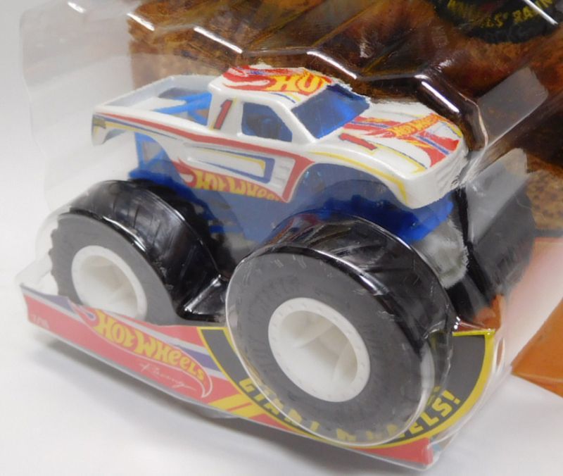 画像: 2018 HW MONSTER TRUCKS! 【HOT WHEELS RACING】 RACE TEAM WHITE (includes COLLECTABLE WHEEL!)