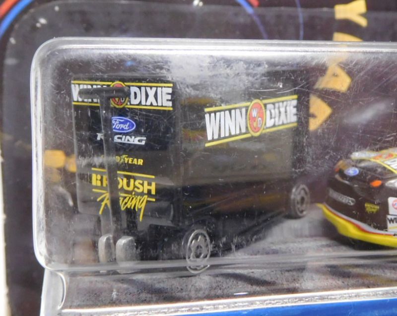 画像: 2000 HOT WHEELS RACING PIT CREW 【#60 TEAM WINN DIXIE/FORD TAURUS and TOOL BOX】　BLACK/RR