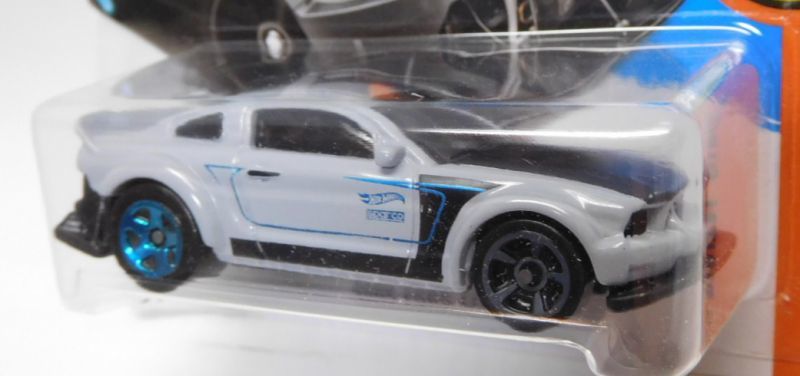 画像: 【2005 FORD MUSTANG SEMA】 LT.GRAY/MC5-5SP (NEW CAST)(インターナショナル・ショートカード）