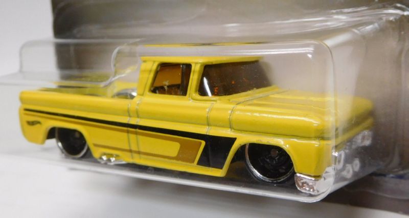 画像: 2018 WALMART EXCLUSIVE HW CHEVROLET TRUCKS 100 YEARS 【CUSTOM '62 CHEVY PICKUP】YELLOW/DD8 (予約不可）