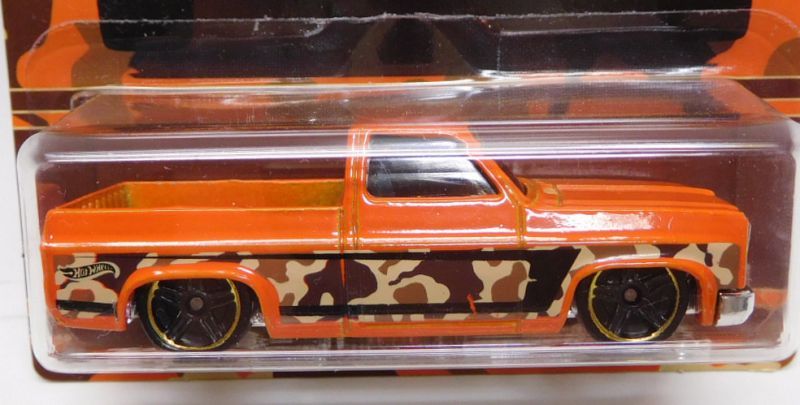 画像: 2017 WALMART EXCLUSIVE CAMOUFLAGE 【'83 CHEVY SILVERADO】ORANGE/PR5 (予約不可）