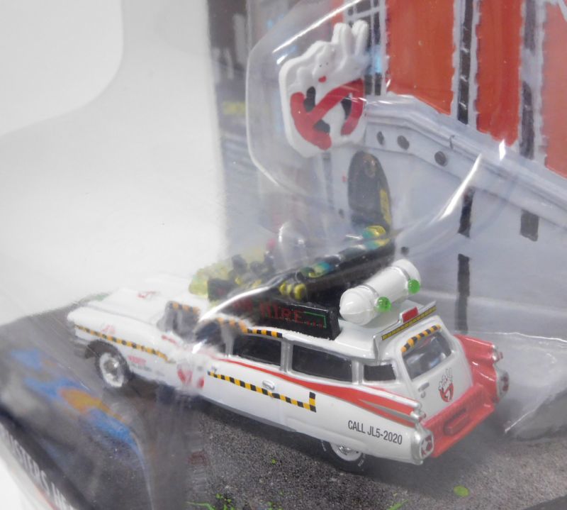 画像: 2018 JOHNNY LIGHTNING - DIORAMA 【"GHOSTBUSTERS" 1959 CADILLAC ECTO 1A】 WHITE/RR